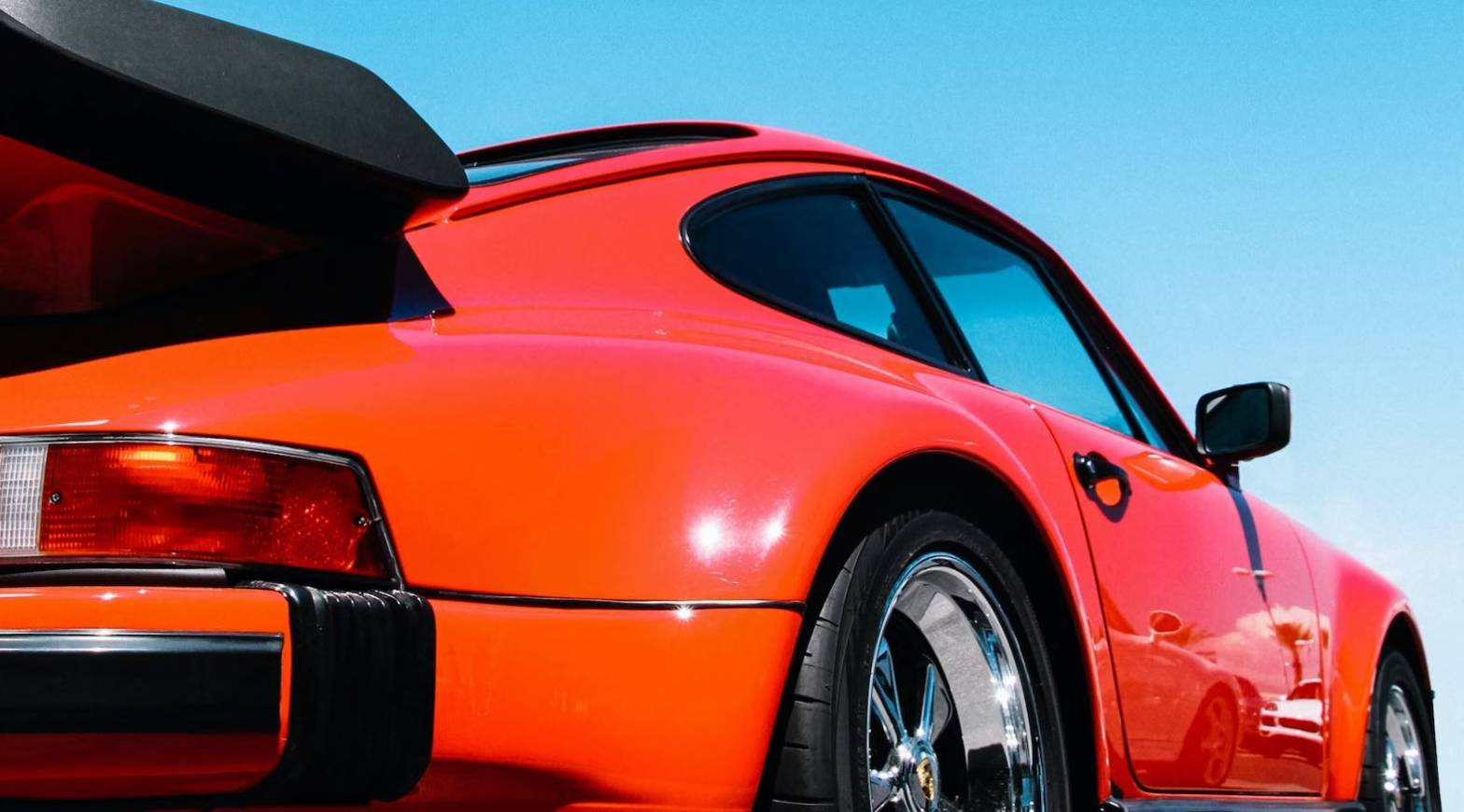 porsche 911 in red