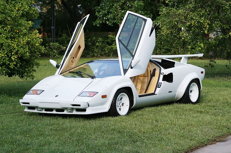 White Lamborghini Countach