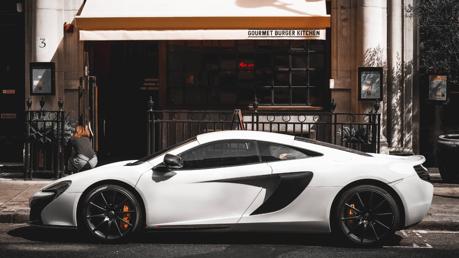 Street McLaren