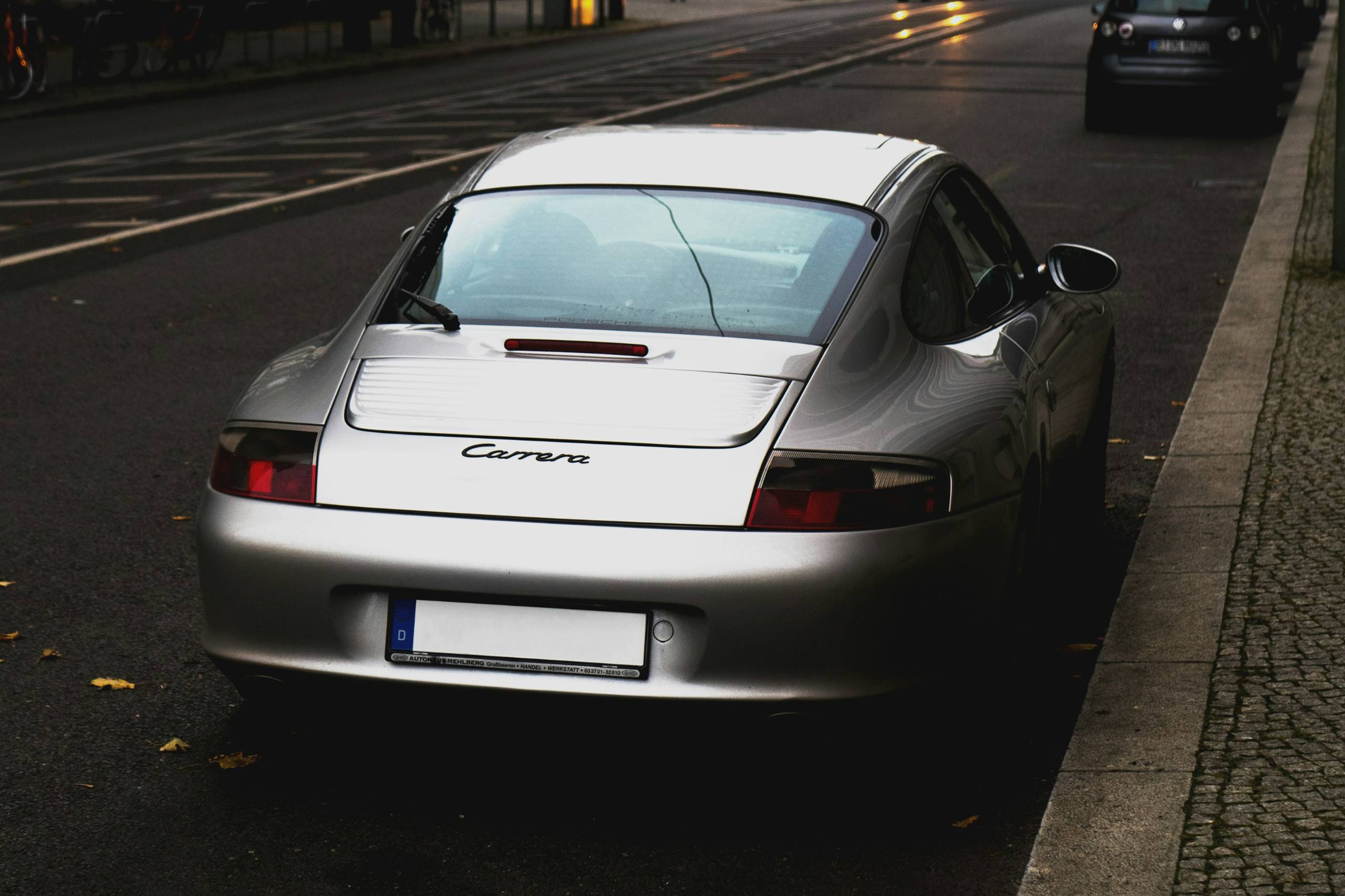 Backside of a classic porsche carrera, Woodside's top classic vehicle to finance with Woodside Credit. 