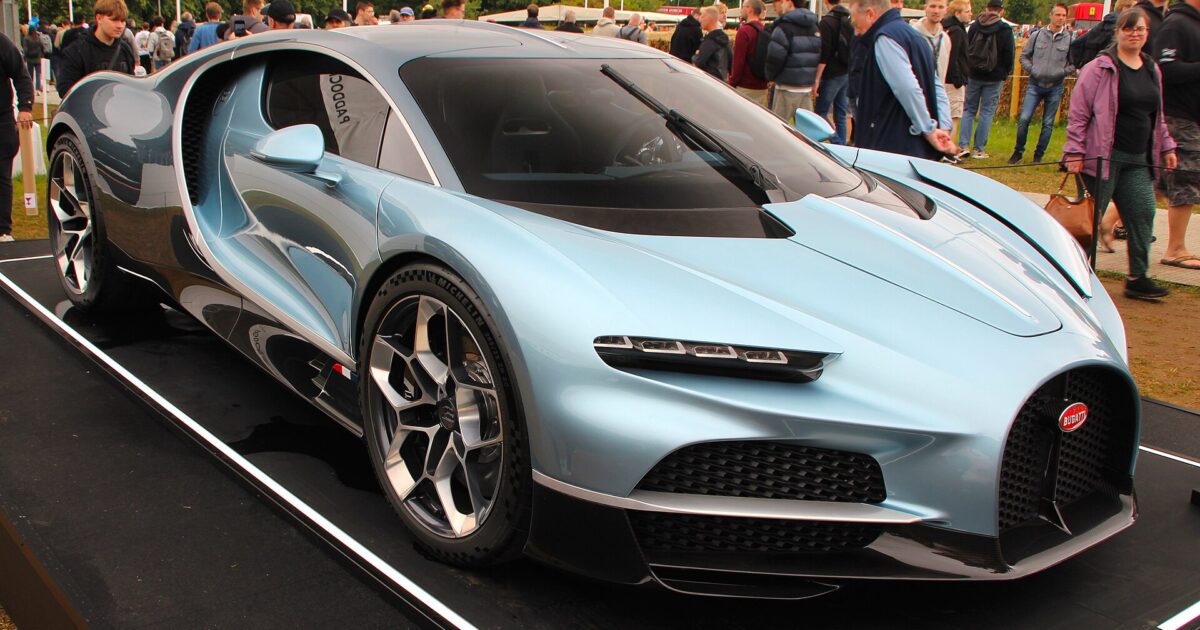 Bugatti Tourbillon vs. Chiron