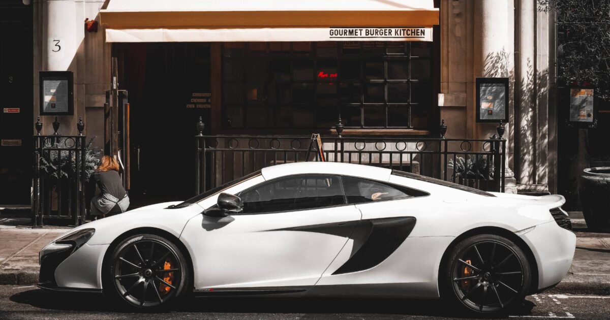 2024 McLaren Artura