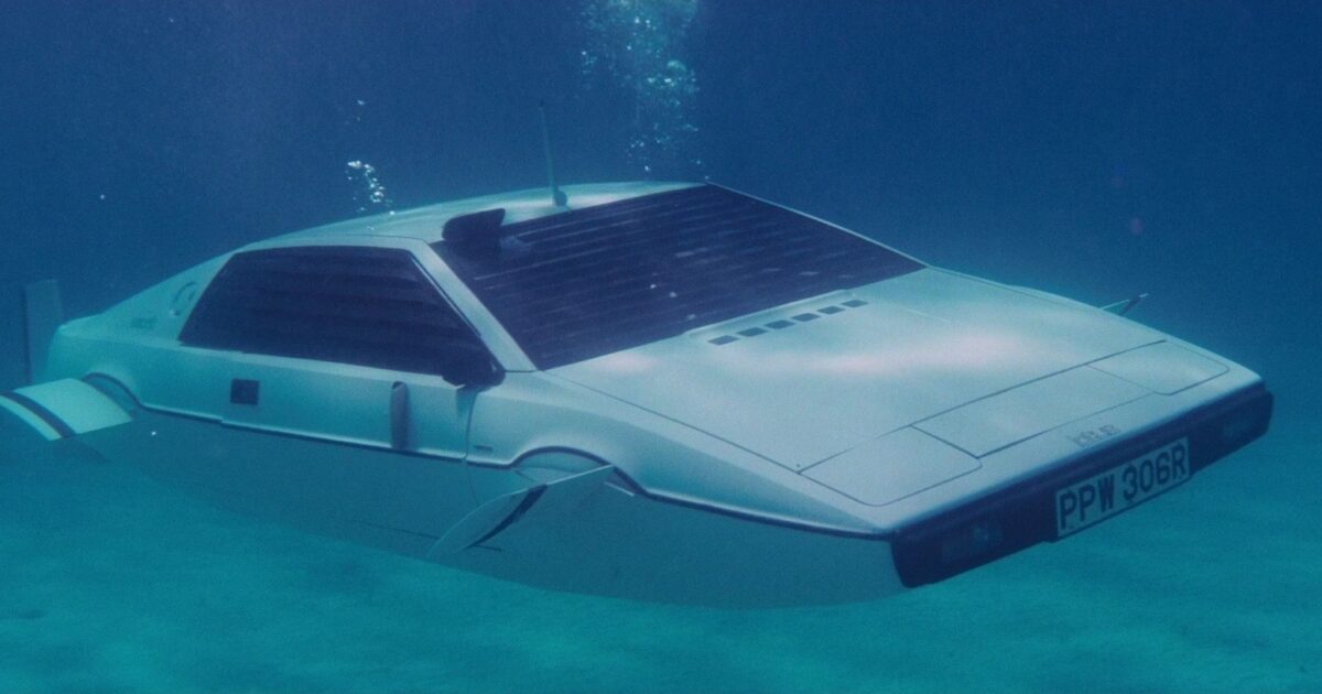 lotus_esprit_s1_submarine