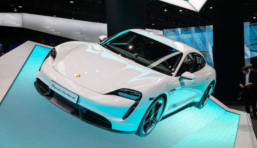 porsche-taycan-turbo-s-15