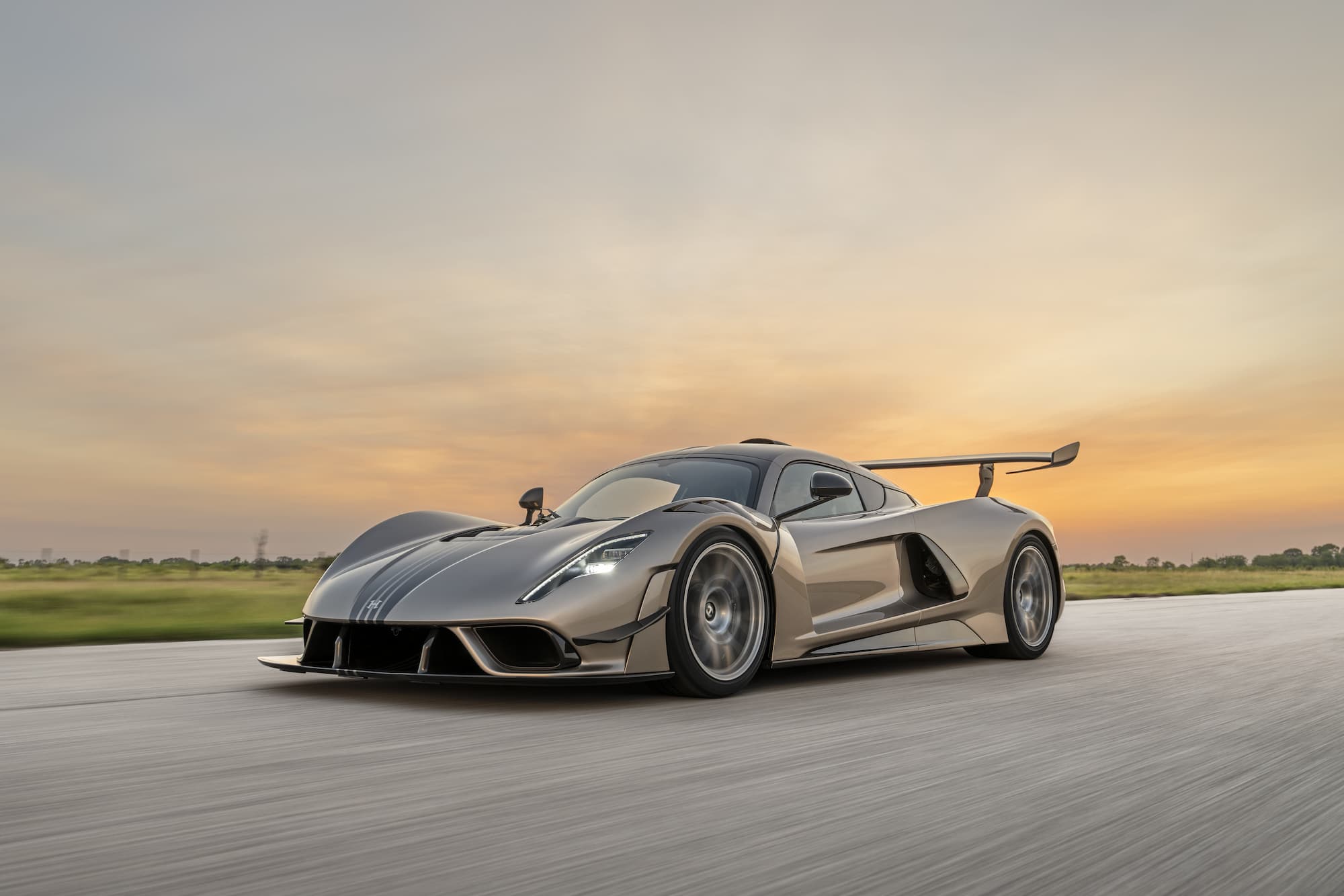 Hennessey-Unveils-1-of-1-Manual-Venom-F5-with-2031-HP-Low-8